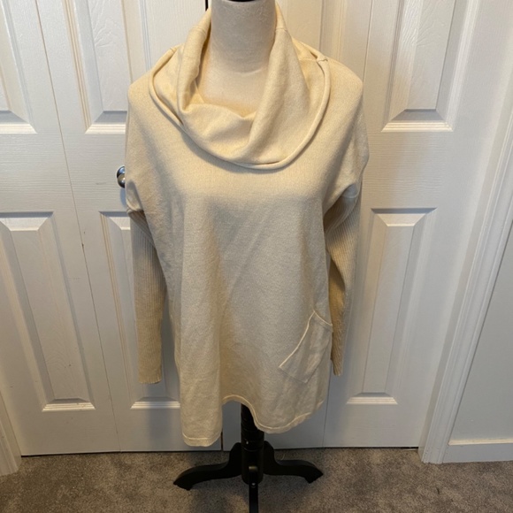 Design History size L oversized sweater - Picture 2 of 9